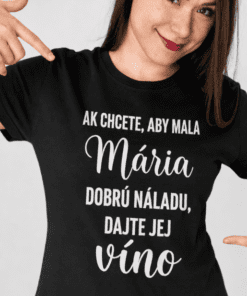 Vtipné tričko dajte jej víno s ľubovoľným menom