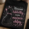 Dámske aj pánske tričko s mačacou siluetou a sloganom Nenosím trblietky, nosím mačacie chlpy. Vtipný darček pre milovníkov mačiek.